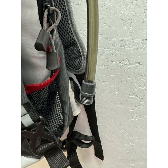 Outdoor‎ Products H2O 2L Hydration Backpack Cycling Running Hiking Gray White - Picture 6 of 9